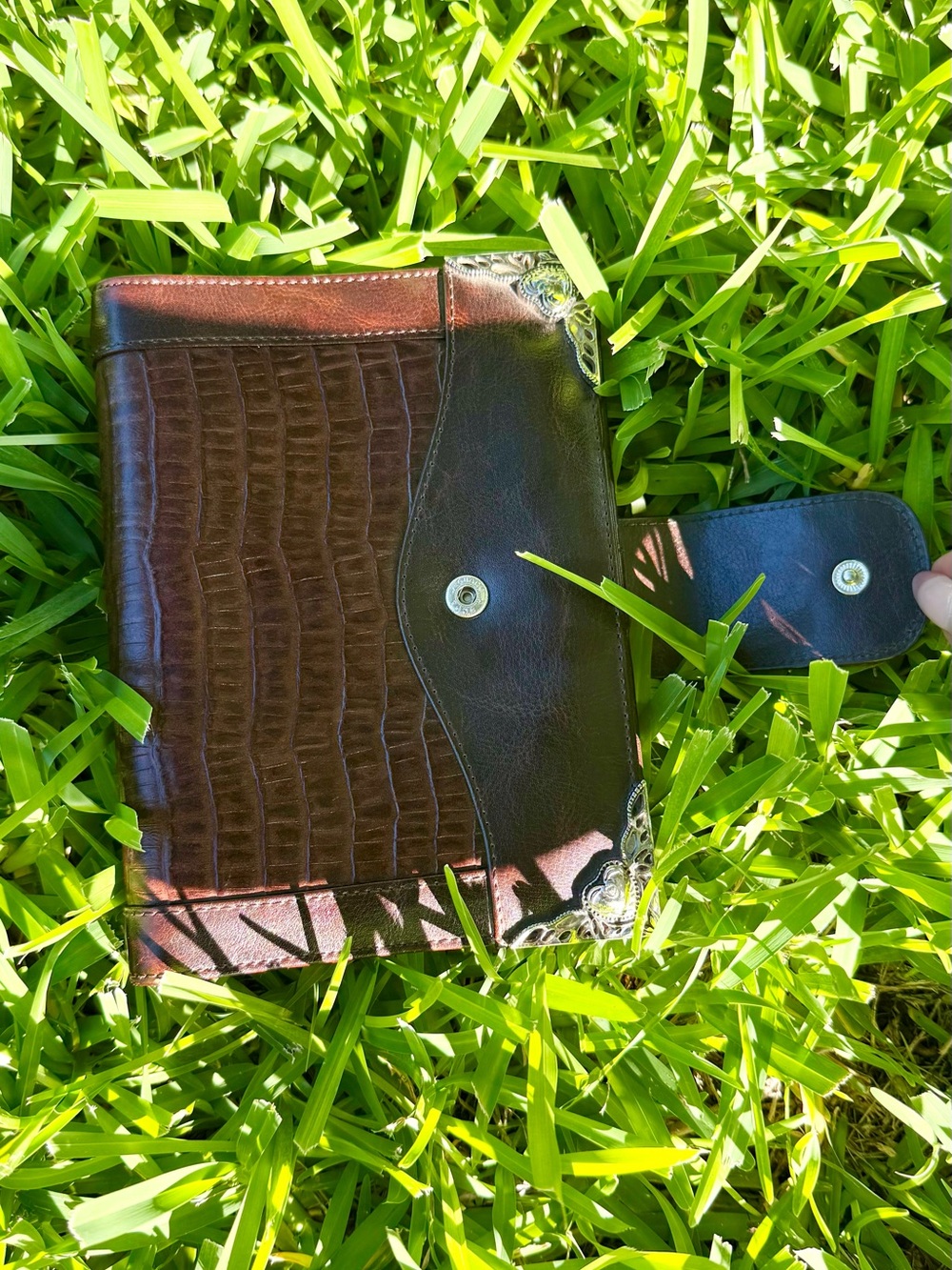 Brown Croc-Embossed 6 ring agenda planner binder Wallet with silver Heart Concho - Picture 8 of 17